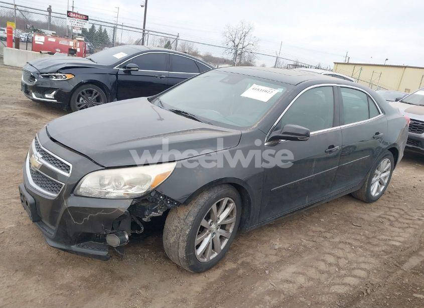 Photo 2 of 2013 Chevrolet Malibu 3LT (VIN 1G11G5SX3DF196986)