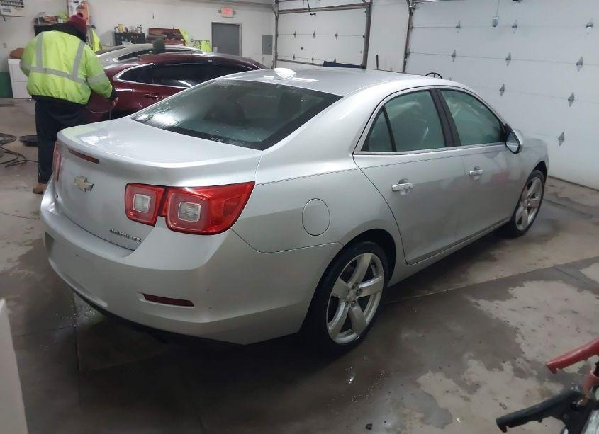 Photo 4 of 2015 Chevrolet Malibu 2LZ (VIN 1G11G5SXXFF308010)