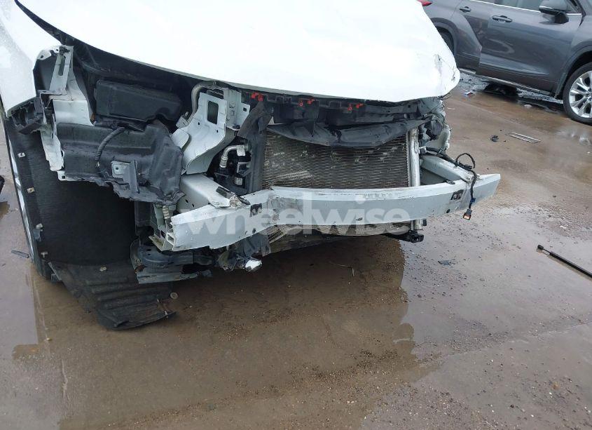 Photo 6 of 2019 Chevrolet Impala LT (VIN 1G11Z5S30KU102711)