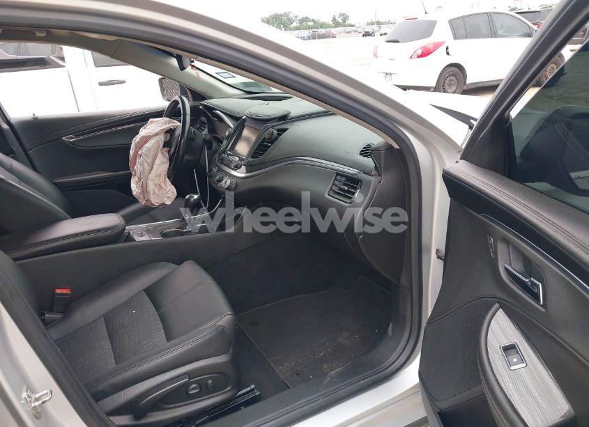 Photo 5 of 2019 Chevrolet Impala LT (VIN 1G11Z5S35KU116684)