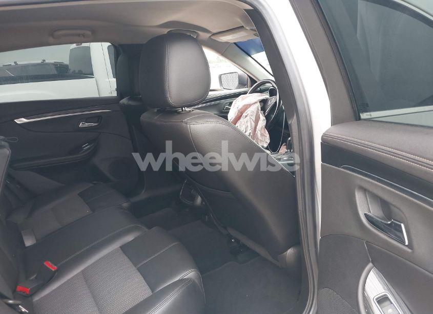 Photo 8 of 2019 Chevrolet Impala LT (VIN 1G11Z5S35KU116684)