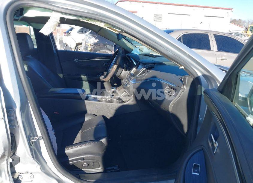 Photo 5 of 2019 Chevrolet Impala LT (VIN 1G11Z5S36KU102809)