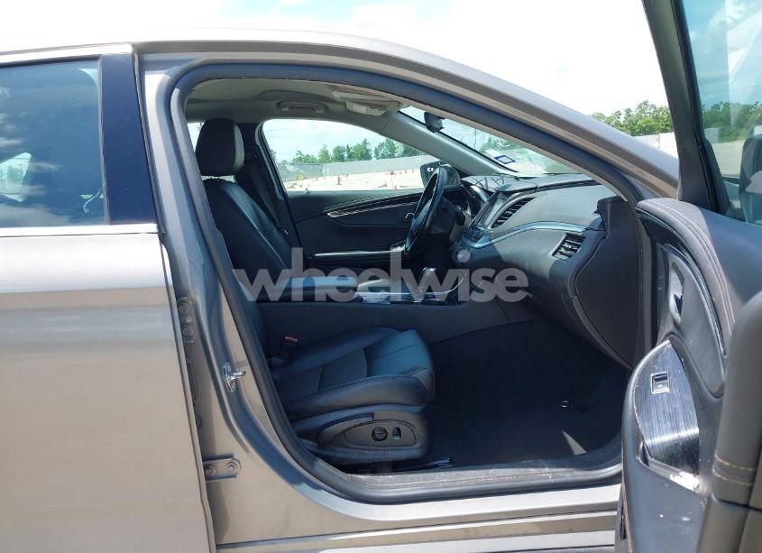 Photo 5 of 2019 Chevrolet Impala LT (VIN 1G11Z5S39KU104229)