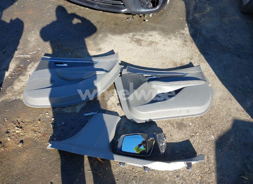 Photo 12 of 2019 Chevrolet Impala LT (VIN 1G11Z5S3XKU114901)