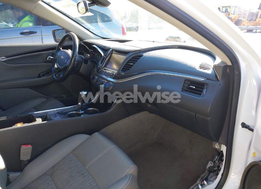 Photo 5 of 2019 Chevrolet Impala LT (VIN 1G11Z5S3XKU114901)