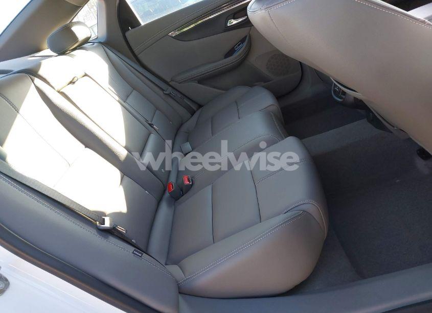 Photo 8 of 2019 Chevrolet Impala LT (VIN 1G11Z5S3XKU144819)