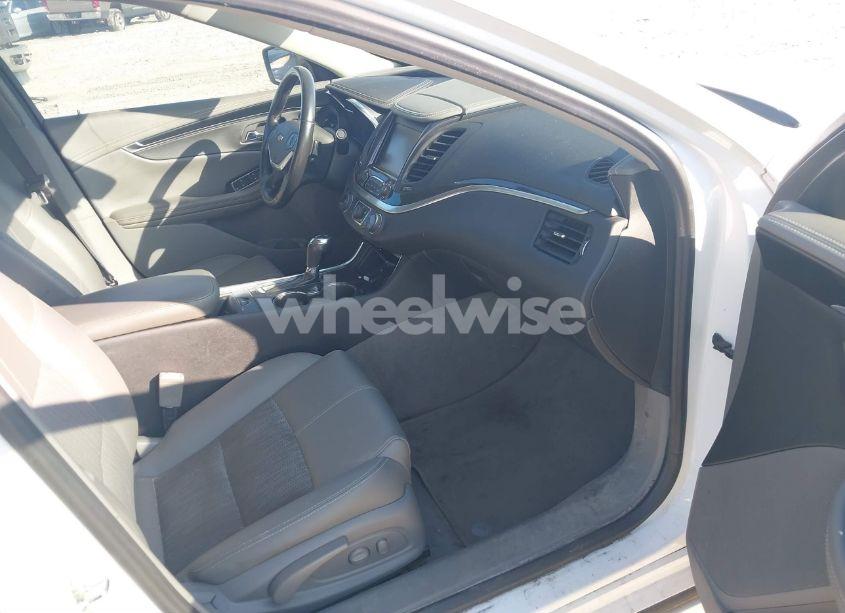 Photo 5 of 2019 Chevrolet Impala LT (VIN 1G11Z5SA0KU117059)