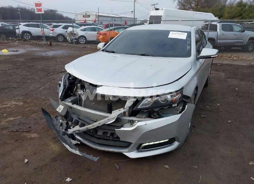 Photo 2 of 2019 Chevrolet Impala LT (VIN 1G11Z5SA0KU135772)