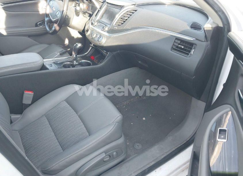 Photo 5 of 2019 Chevrolet Impala LT (VIN 1G11Z5SA8KU137852)