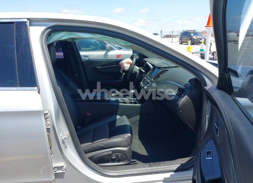 Photo 5 of 2019 Chevrolet Impala LT (VIN 1G11Z5SA9KU132174)