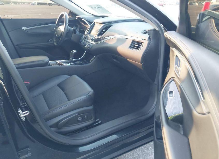 Photo 5 of 2019 Chevrolet Impala LT (VIN 1G11Z5SAXKU134578)