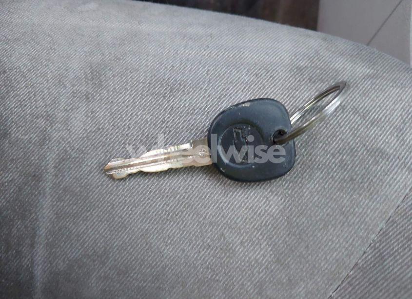 Photo 11 of 2010 Chevrolet Cobalt LS (VIN 1G1AB5F57A7133693)