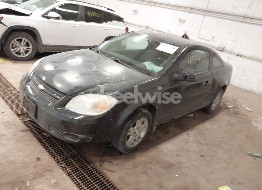 Photo 2 of 2005 Chevrolet Cobalt LS (VIN 1G1AL12F257643315)