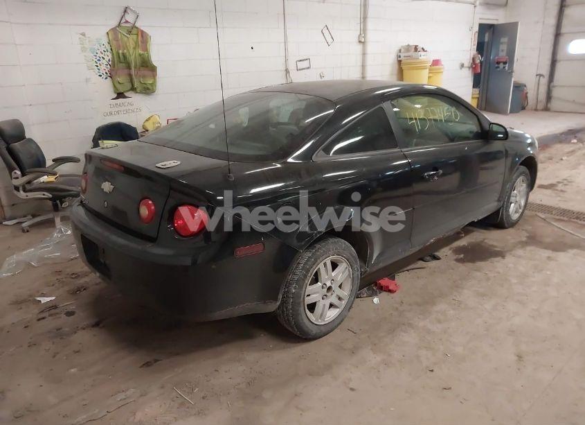 Photo 4 of 2005 Chevrolet Cobalt LS (VIN 1G1AL12F257643315)