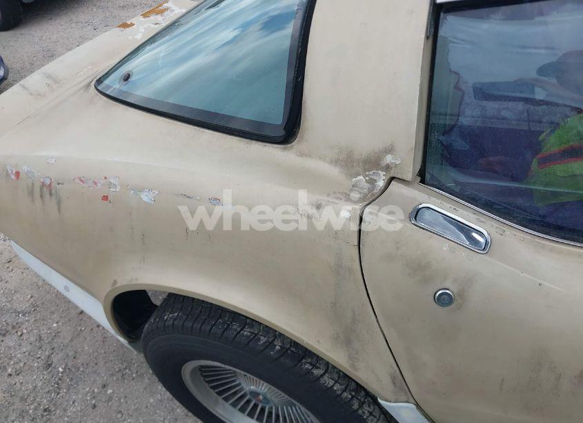 Photo 18 of 1982 Chevrolet Corvette (VIN 1G1AY0781C5107793)