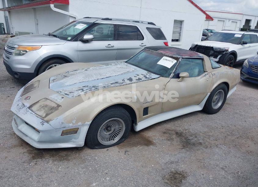 Photo 2 of 1982 Chevrolet Corvette (VIN 1G1AY0781C5107793)