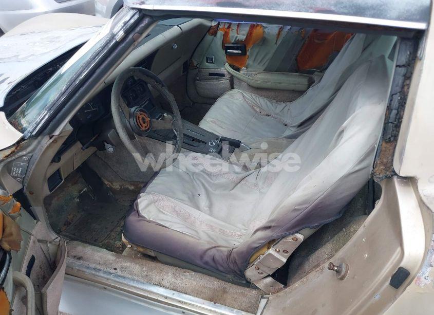 Photo 5 of 1982 Chevrolet Corvette (VIN 1G1AY0781C5107793)