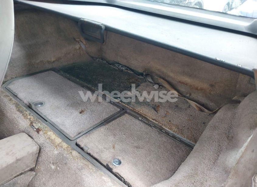 Photo 8 of 1982 Chevrolet Corvette (VIN 1G1AY0781C5107793)