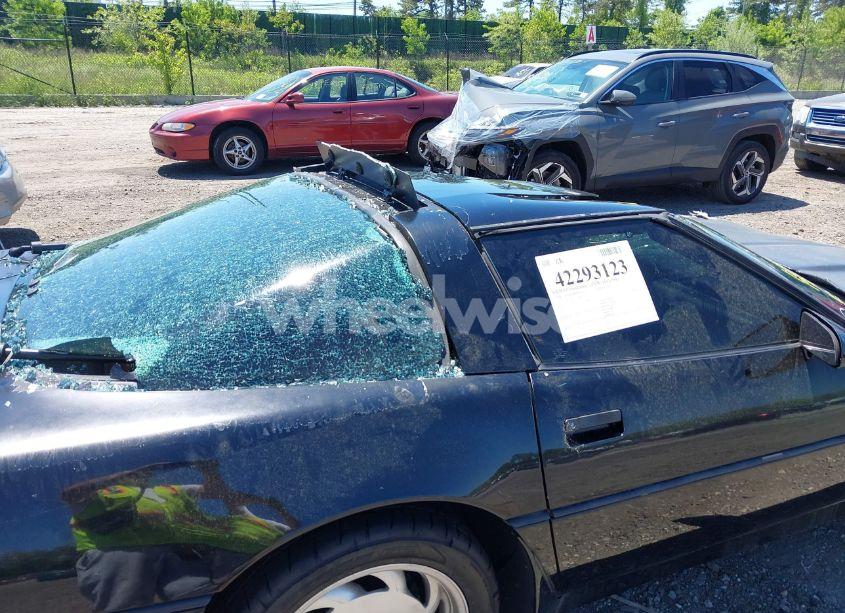 Photo 15 of 1984 Chevrolet Corvette (VIN 1G1AY0782E5115680)