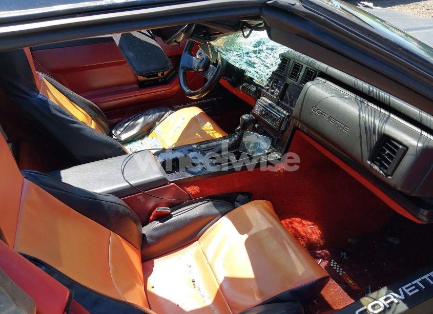 Photo 5 of 1984 Chevrolet Corvette (VIN 1G1AY0782E5115680)