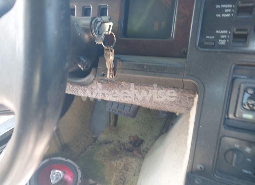 Photo 11 of 1984 Chevrolet Corvette (VIN 1G1AY0788E5144360)