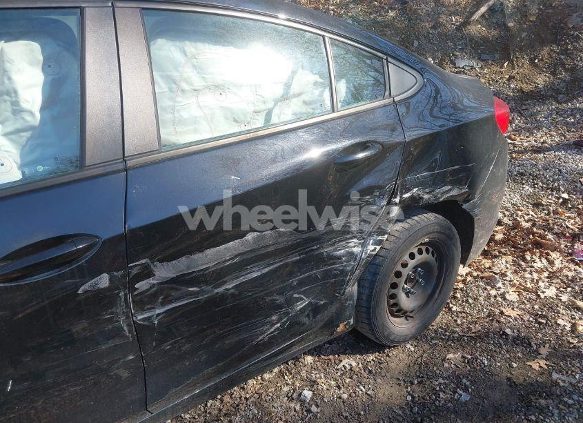 Photo 6 of 2016 Chevrolet Cruze LS AUTO (VIN 1G1BC5SM0G7260826)