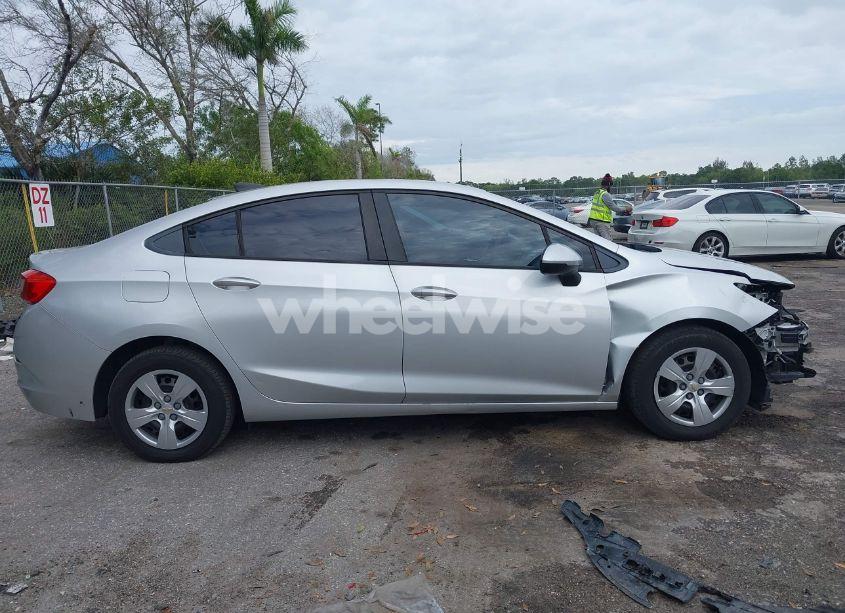 Photo 14 of 2016 Chevrolet Cruze LS AUTO (VIN 1G1BC5SM0G7267887)