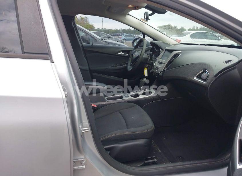 Photo 5 of 2016 Chevrolet Cruze LS AUTO (VIN 1G1BC5SM0G7267887)
