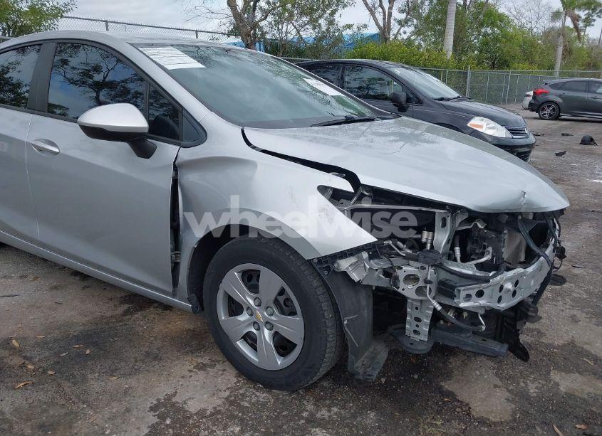Photo 6 of 2016 Chevrolet Cruze LS AUTO (VIN 1G1BC5SM0G7267887)