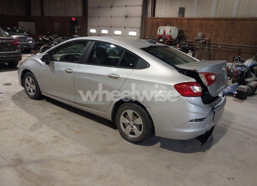 Photo 3 of 2016 Chevrolet Cruze LS AUTO (VIN 1G1BC5SM0G7322113)