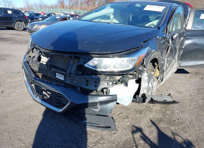 Photo 6 of 2017 Chevrolet Cruze LS AUTO (VIN 1G1BC5SM0H7115304)