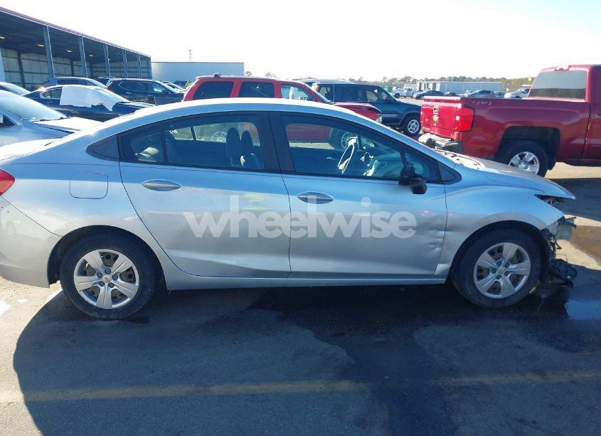 Photo 13 of 2017 Chevrolet Cruze LS AUTO (VIN 1G1BC5SM0H7187510)