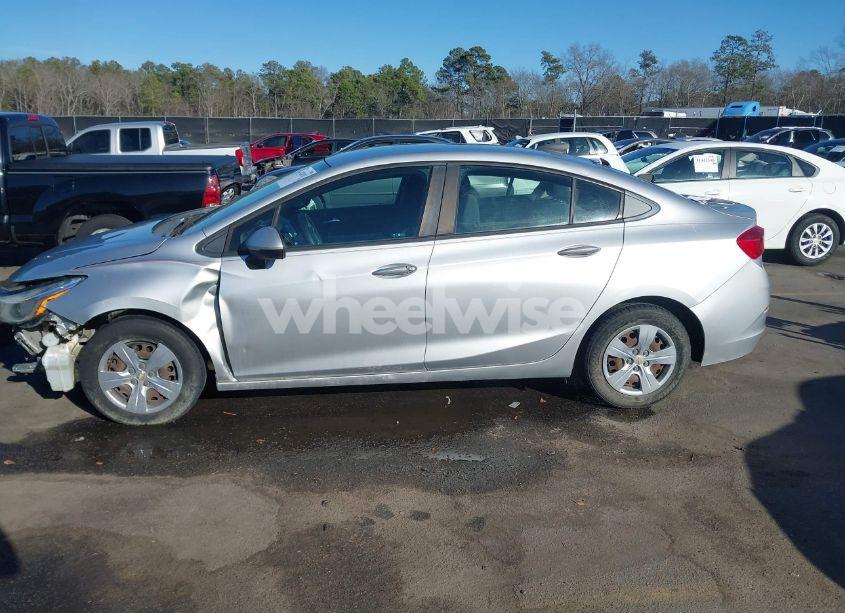 Photo 14 of 2017 Chevrolet Cruze LS AUTO (VIN 1G1BC5SM0H7187510)