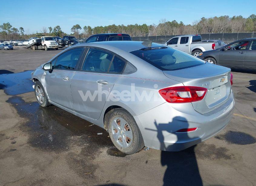 Photo 3 of 2017 Chevrolet Cruze LS AUTO (VIN 1G1BC5SM0H7187510)