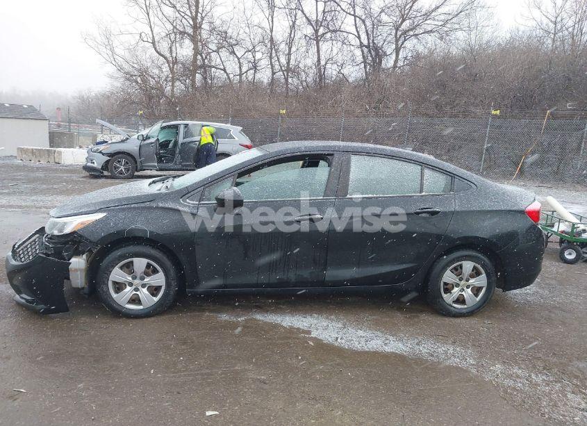 Photo 14 of 2017 Chevrolet Cruze LS AUTO (VIN 1G1BC5SM0H7188592)