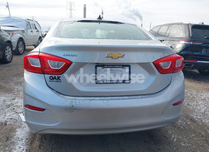 Photo 17 of 2017 Chevrolet Cruze LS AUTO (VIN 1G1BC5SM0H7195462)