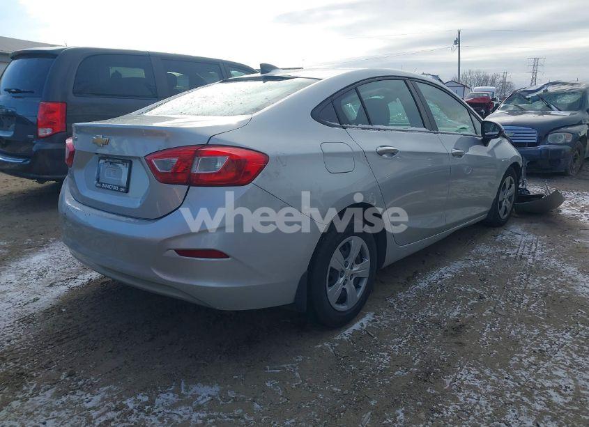 Photo 4 of 2017 Chevrolet Cruze LS AUTO (VIN 1G1BC5SM0H7195462)