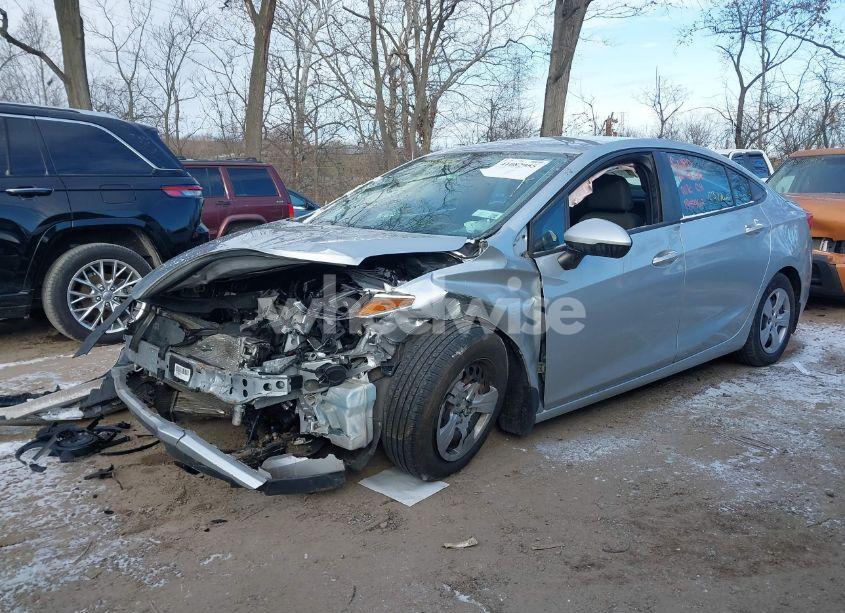 Photo 6 of 2017 Chevrolet Cruze LS AUTO (VIN 1G1BC5SM0H7195462)