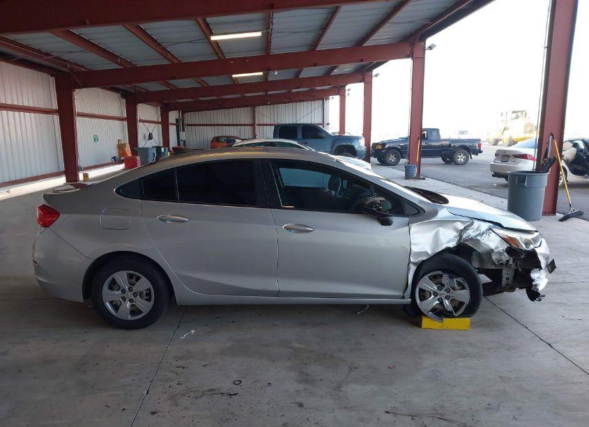 Photo 13 of 2017 Chevrolet Cruze LS AUTO (VIN 1G1BC5SM0H7217251)