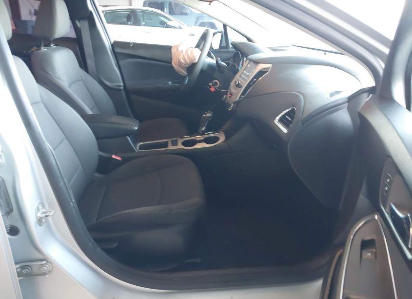 Photo 5 of 2017 Chevrolet Cruze LS AUTO (VIN 1G1BC5SM0H7217251)