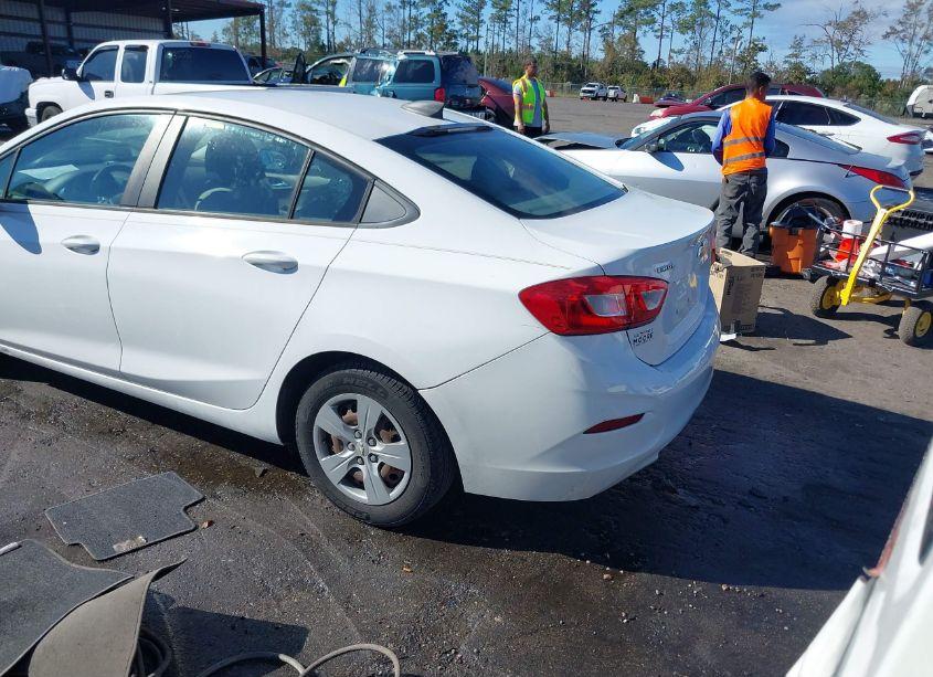 Photo 3 of 2017 Chevrolet Cruze LS AUTO (VIN 1G1BC5SM0H7255207)