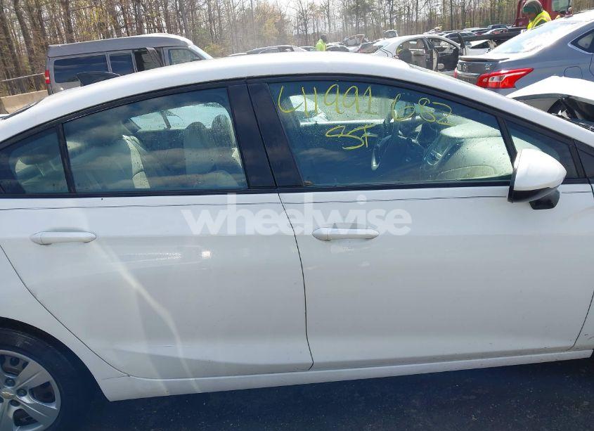 Photo 13 of 2017 Chevrolet Cruze LS AUTO (VIN 1G1BC5SM0H7271603)