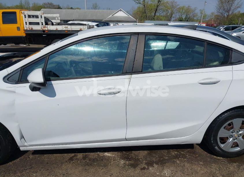 Photo 14 of 2017 Chevrolet Cruze LS AUTO (VIN 1G1BC5SM0H7271603)