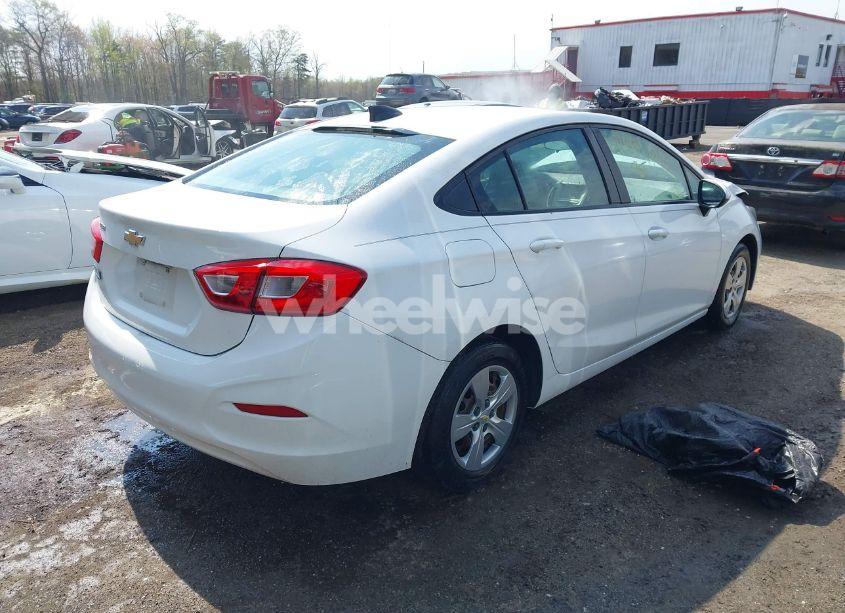 Photo 4 of 2017 Chevrolet Cruze LS AUTO (VIN 1G1BC5SM0H7271603)