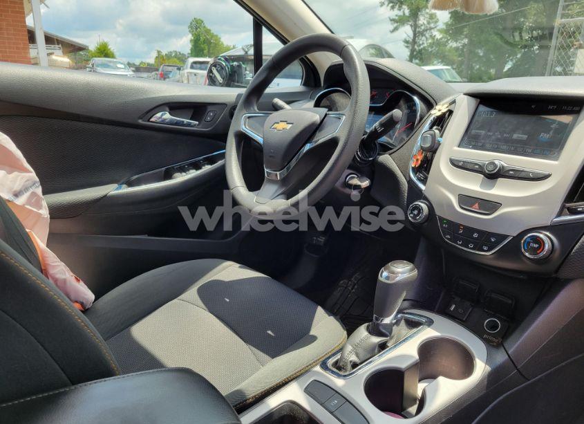 Photo 5 of 2017 Chevrolet Cruze N/A (VIN 1G1BC5SM0H7280642)