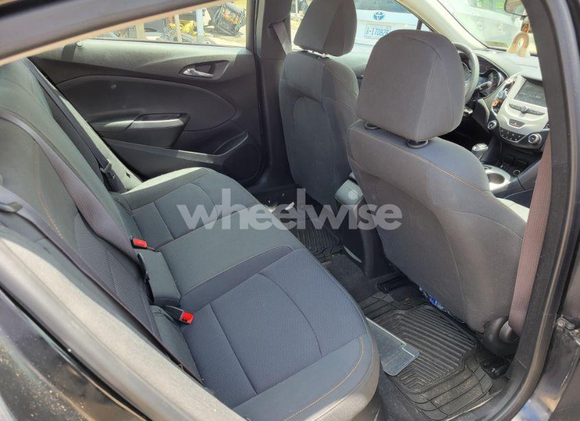 Photo 8 of 2017 Chevrolet Cruze N/A (VIN 1G1BC5SM0H7280642)