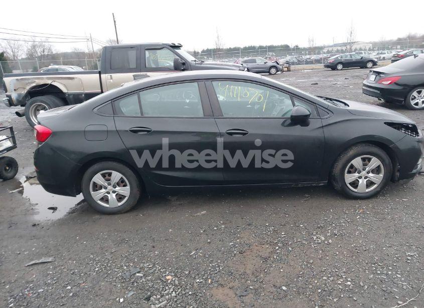 Photo 13 of 2017 Chevrolet Cruze LS AUTO (VIN 1G1BC5SM0H7281452)