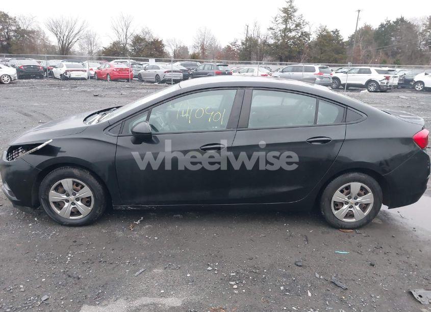 Photo 14 of 2017 Chevrolet Cruze LS AUTO (VIN 1G1BC5SM0H7281452)