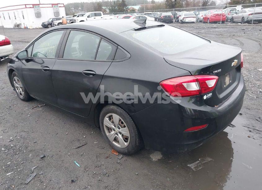 Photo 3 of 2017 Chevrolet Cruze LS AUTO (VIN 1G1BC5SM0H7281452)