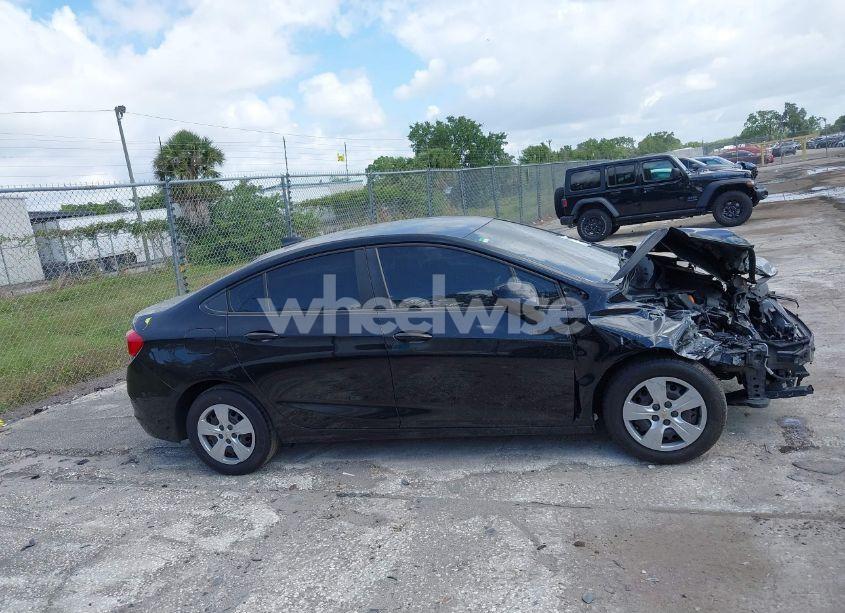 Photo 13 of 2018 Chevrolet Cruze LS AUTO (VIN 1G1BC5SM0J7119083)